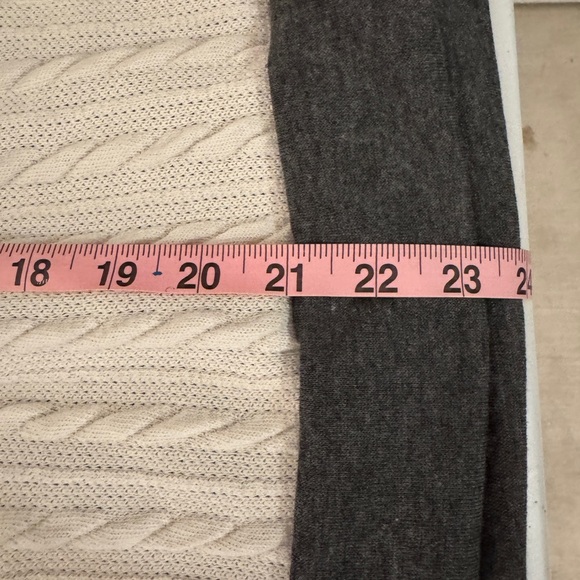 Cozy Two-Tone Knit Hoodie With Cable-Knit Sleeves And Pocket Detail - Picture 6 of 7